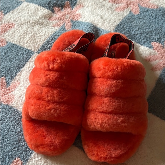 UGG Fluffy Slippers - Picture 1 of 6